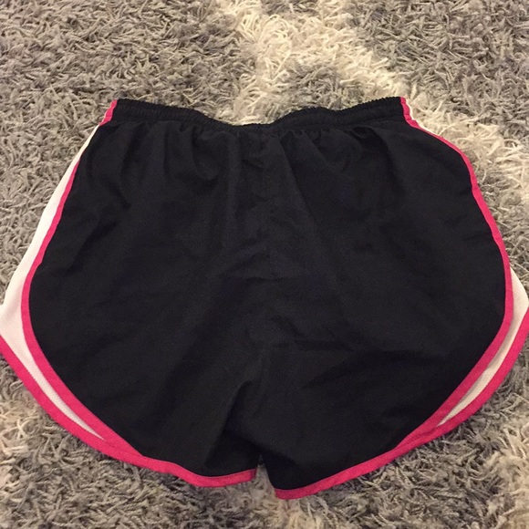 Nike Shorts - Picture 2 of 3